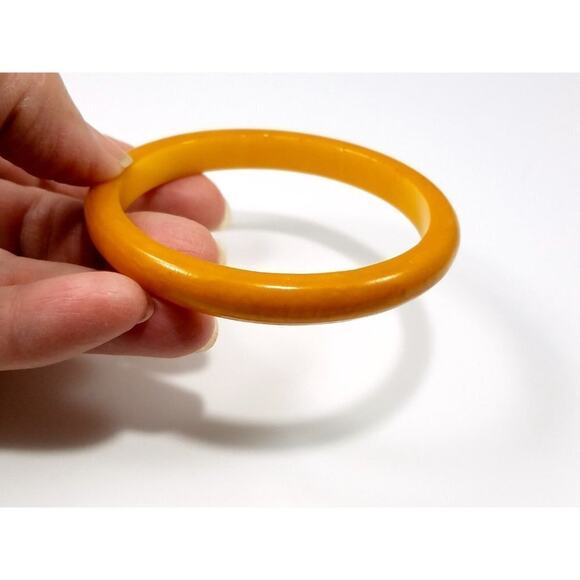 Vintage Lucite Butterscotch Bangle Bracelet, 1950s, - Picture 8 of 10